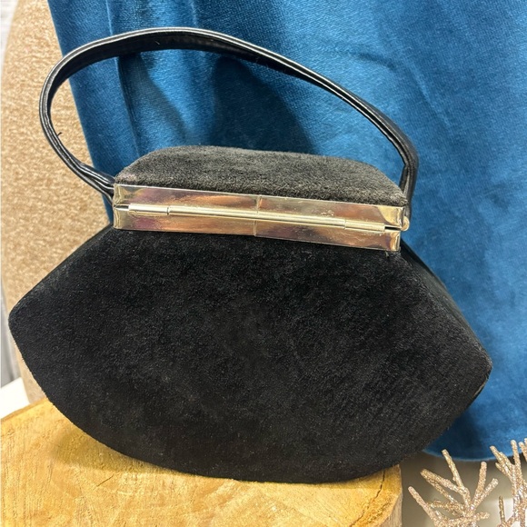 Elegant Small Black Suede Handbag with Silver Accents - Picture 3 of 7